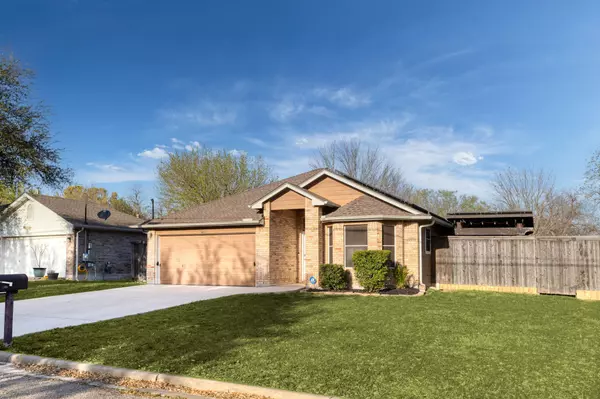 Thrall, TX 76578,409 Lydia LN