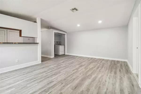 New Braunfels, TX 78130,1020 Oasis ST