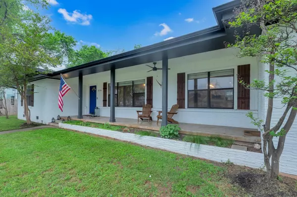 Elgin, TX 78621,214 N Avenue C