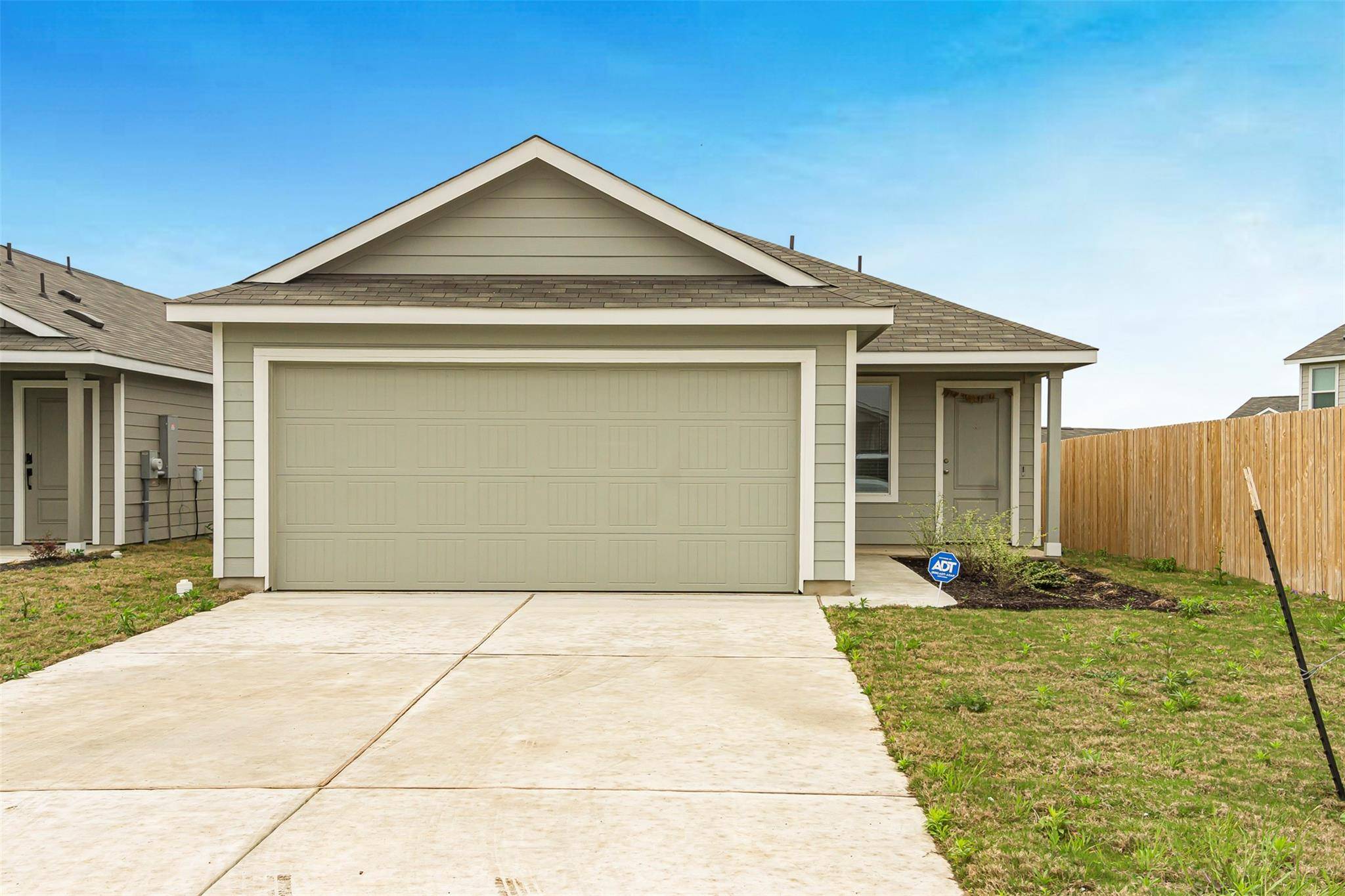 121 Burt  Rainey LN, Jarrell, TX 76537