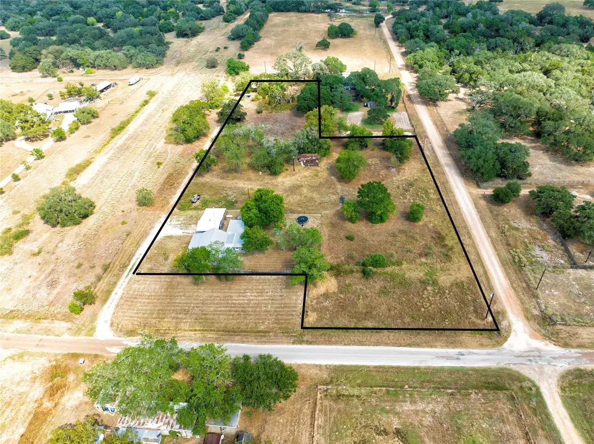 Hallettsville, TX 77964,371 County Road 146