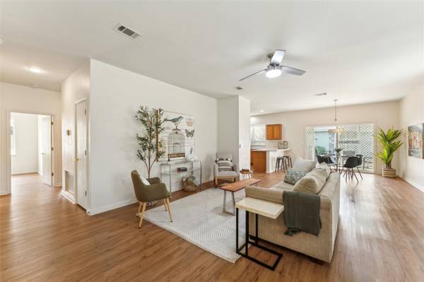 518 Texas DR, Georgetown, TX 78633