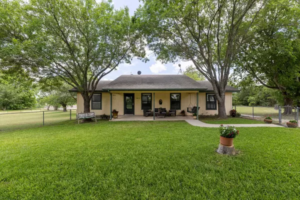 Liberty Hill, TX 78642,830 Live Oak TRL