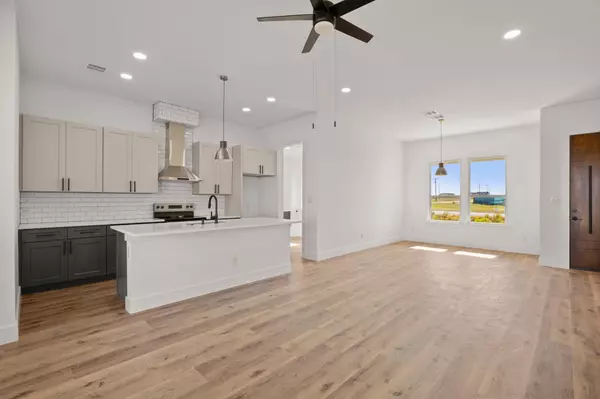 Del Valle, TX 78617,142 Desperado LOOP