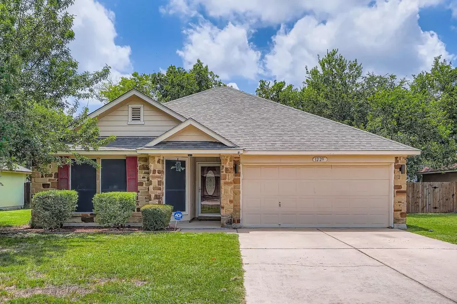 1229 Twin CV, Kyle, TX 78640