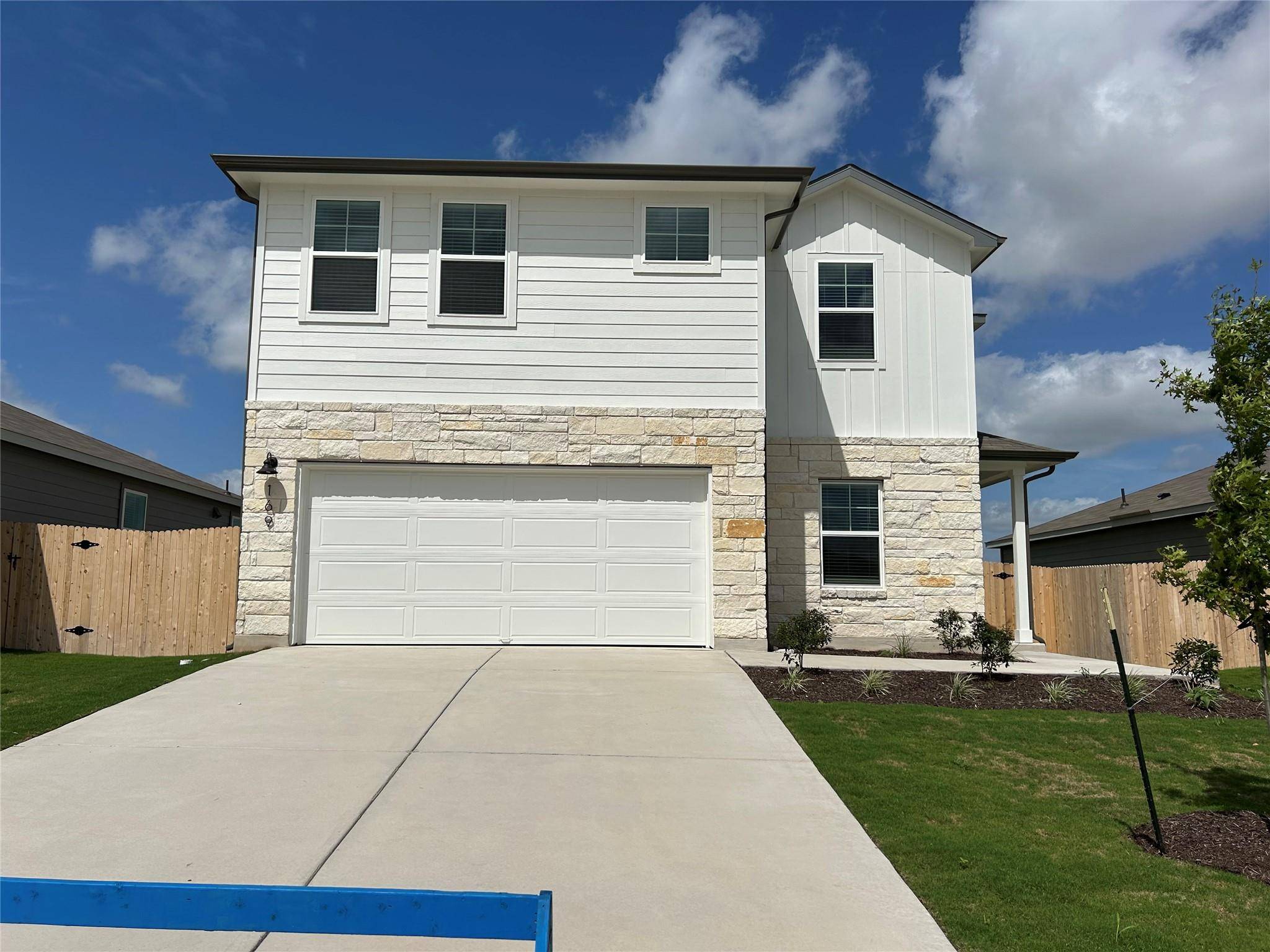 169 Honey Bee RD, Jarrell, TX 76537
