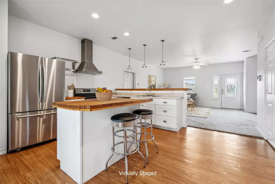 826 Savannah CV, Elgin, TX 78621