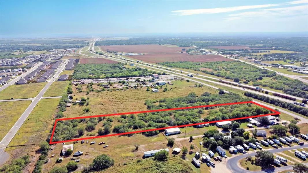 3880 I-10 W, Seguin, TX 78155