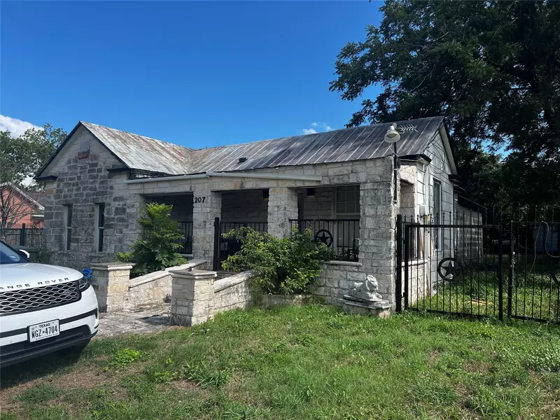 207 Miller ST, Kyle, TX 78640