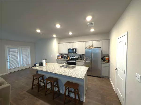 Bertram, TX 78605,452 HUNTER LOOP