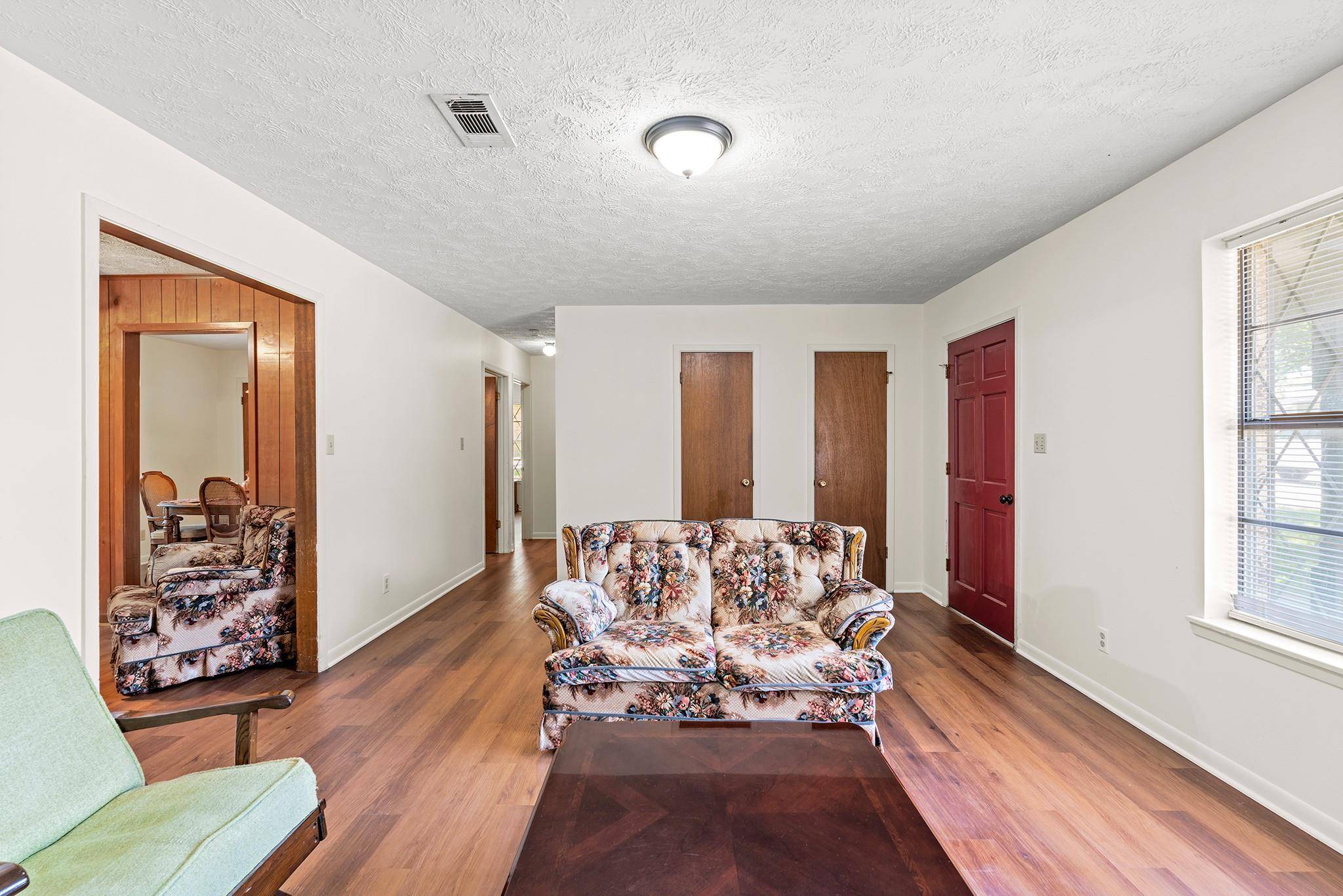 Rockdale, TX 76567,814 W BELL Ave