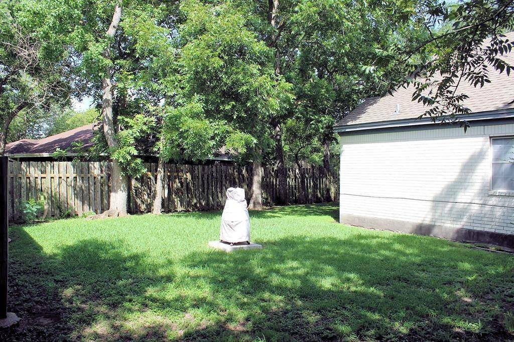 Lockhart, TX 78644,1298 Walter Ellison DR