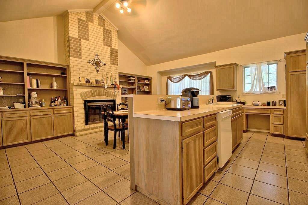 Lockhart, TX 78644,1298 Walter Ellison DR