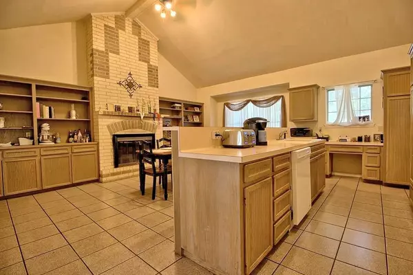 Lockhart, TX 78644,1298 Walter Ellison DR