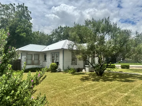 Lampasas, TX 76550,110 S Porter ST