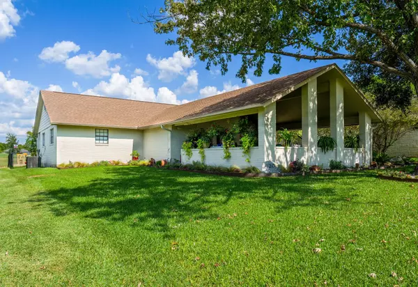 Meadowlakes, TX 78654,430 Saint Andrews ST
