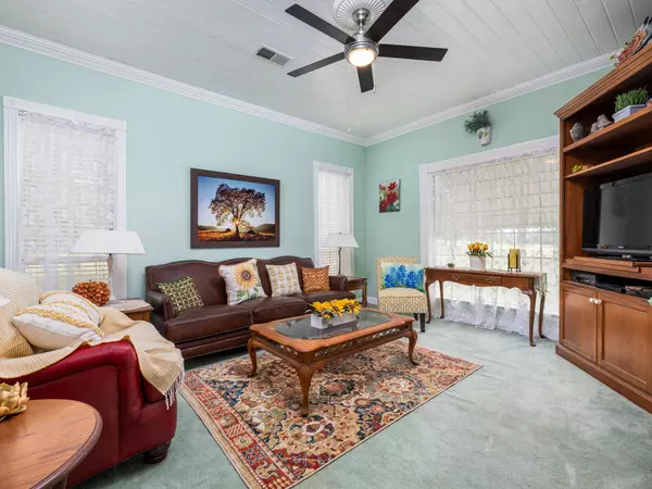 Elgin, TX 78621,1065 Private Road 7041