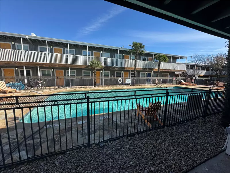 2401 Manor Rd RD #118, Austin, TX 78722