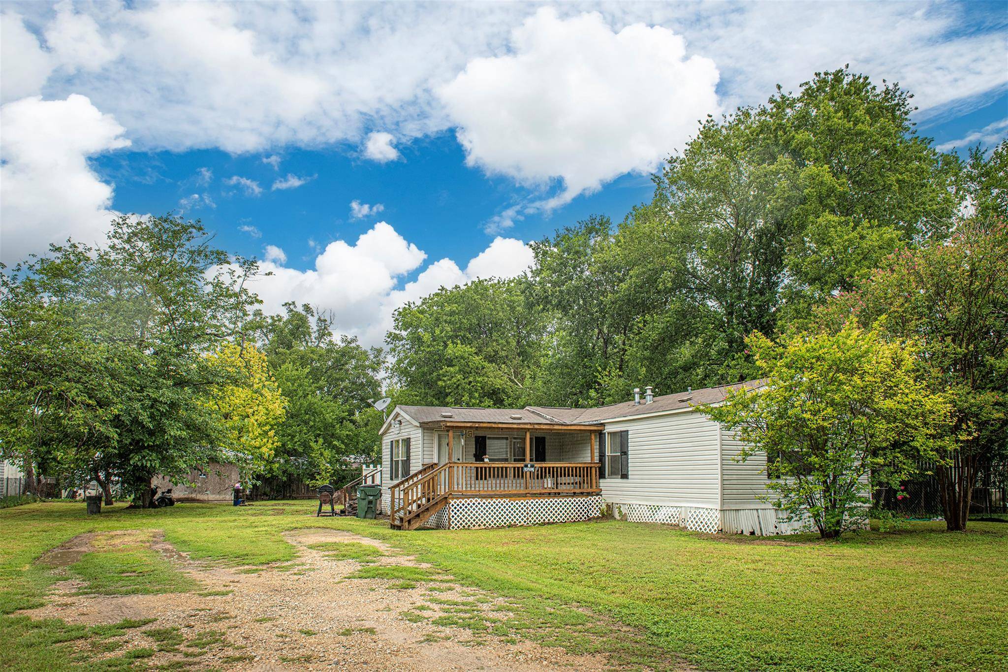 4604 Pimlico DR, Del Valle, TX 78617