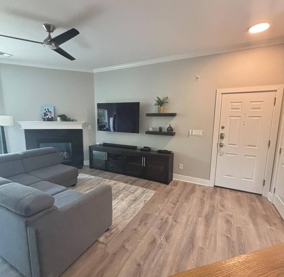 Austin, TX 78704,2216 Thornton RD #421