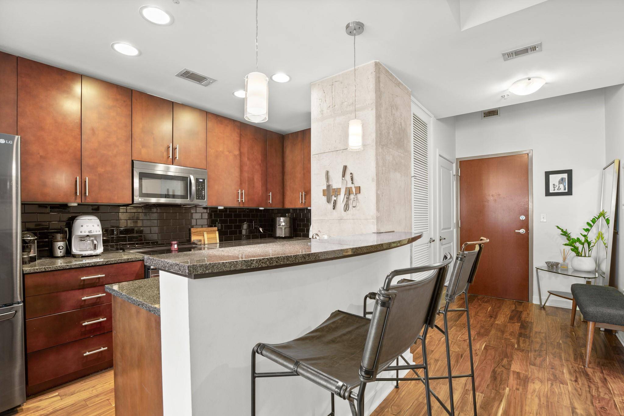Austin, TX 78701,360 Nueces ST #1306