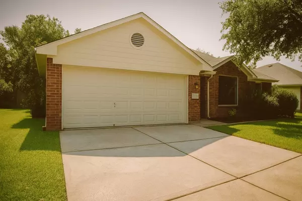 122 Edison DR, Hutto, TX 78634