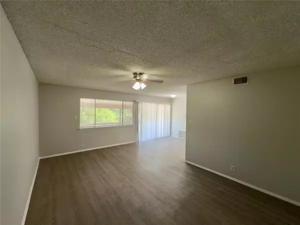 Austin, TX 78758,8907 Parkfield DR #203