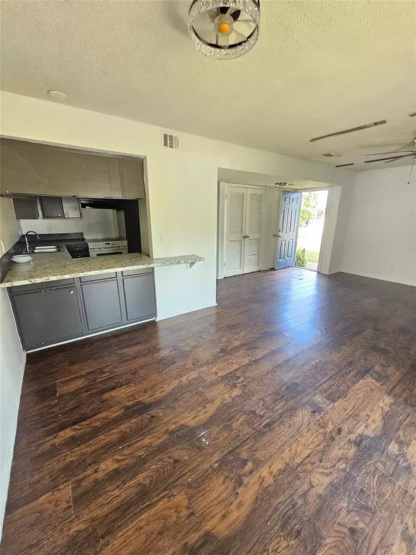 Austin, TX 78752,301 E Croslin ST