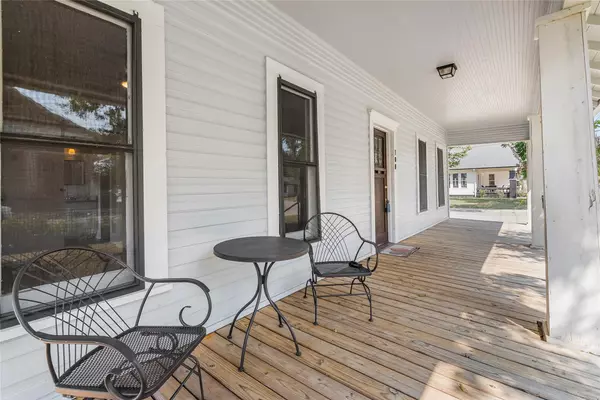 Elgin, TX 78621,108 N Avenue B