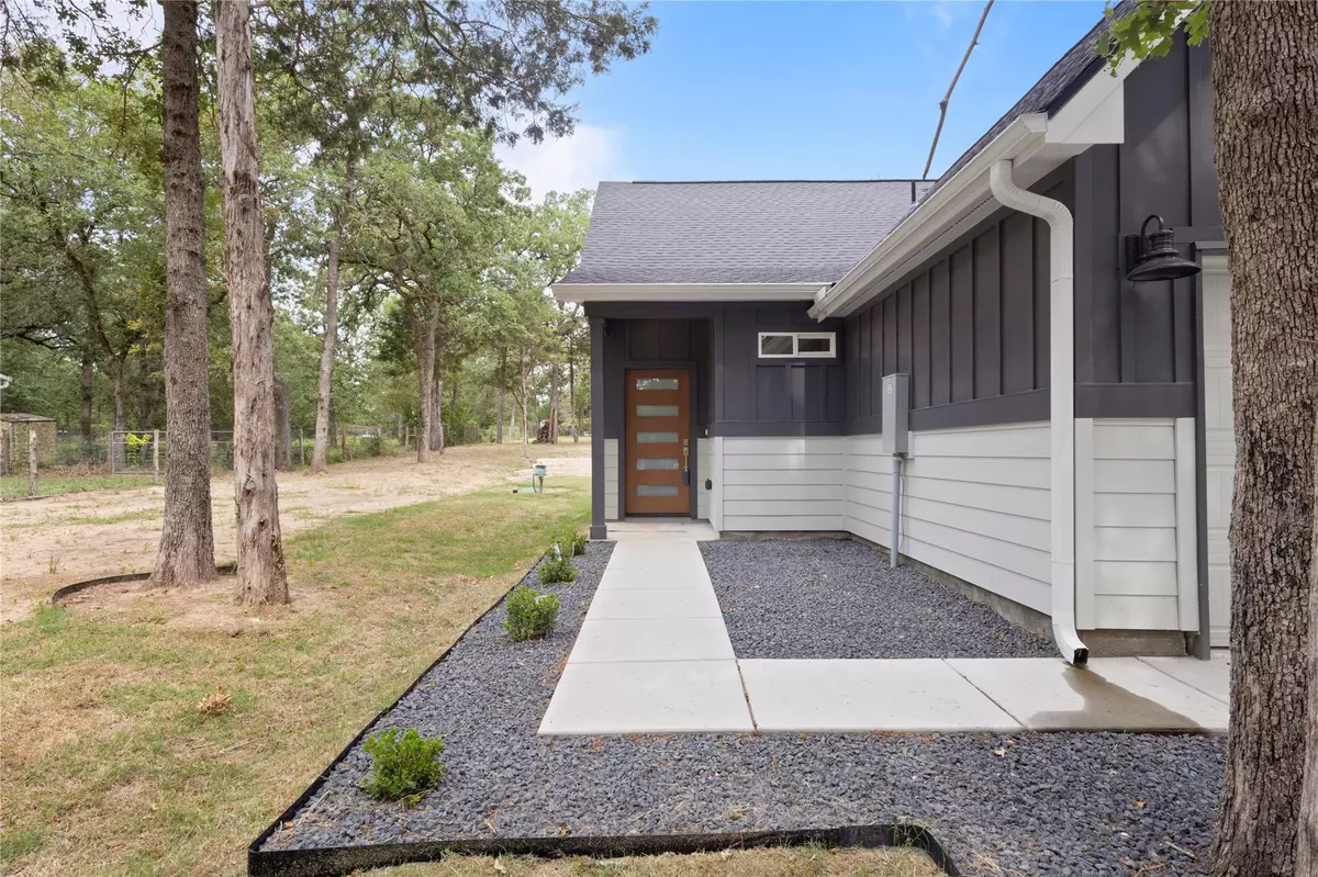 Bastrop, TX 78602,240 Shadow Oak DR