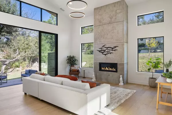 Lakeway, TX 78734,419 Hazeltine DR