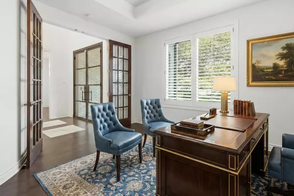 Austin, TX 78746,1213 Grosvener CT