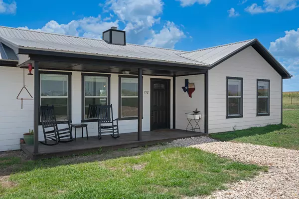 712 County Road 330, Granger, TX 76530