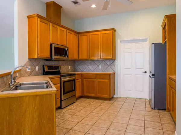 Meadowlakes, TX 78654,147 Broadmoor ST