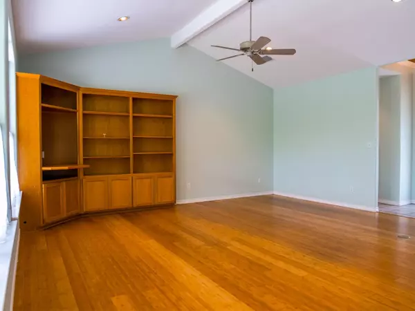 Meadowlakes, TX 78654,147 Broadmoor ST