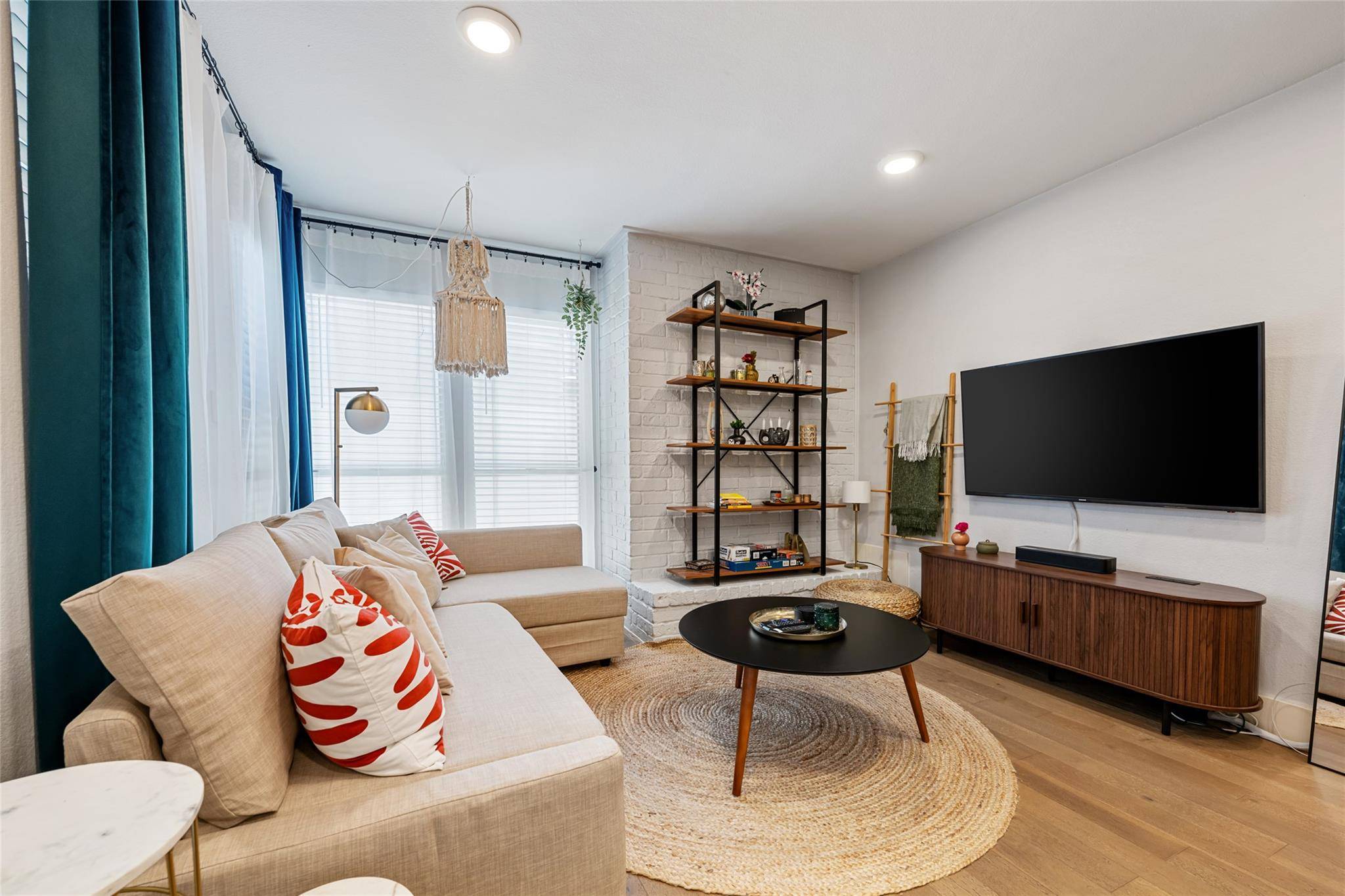 Austin, TX 78751,909 Reinli ST #122