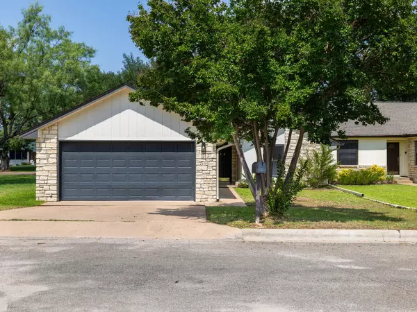 Meadowlakes, TX 78654,26 Fairway LN