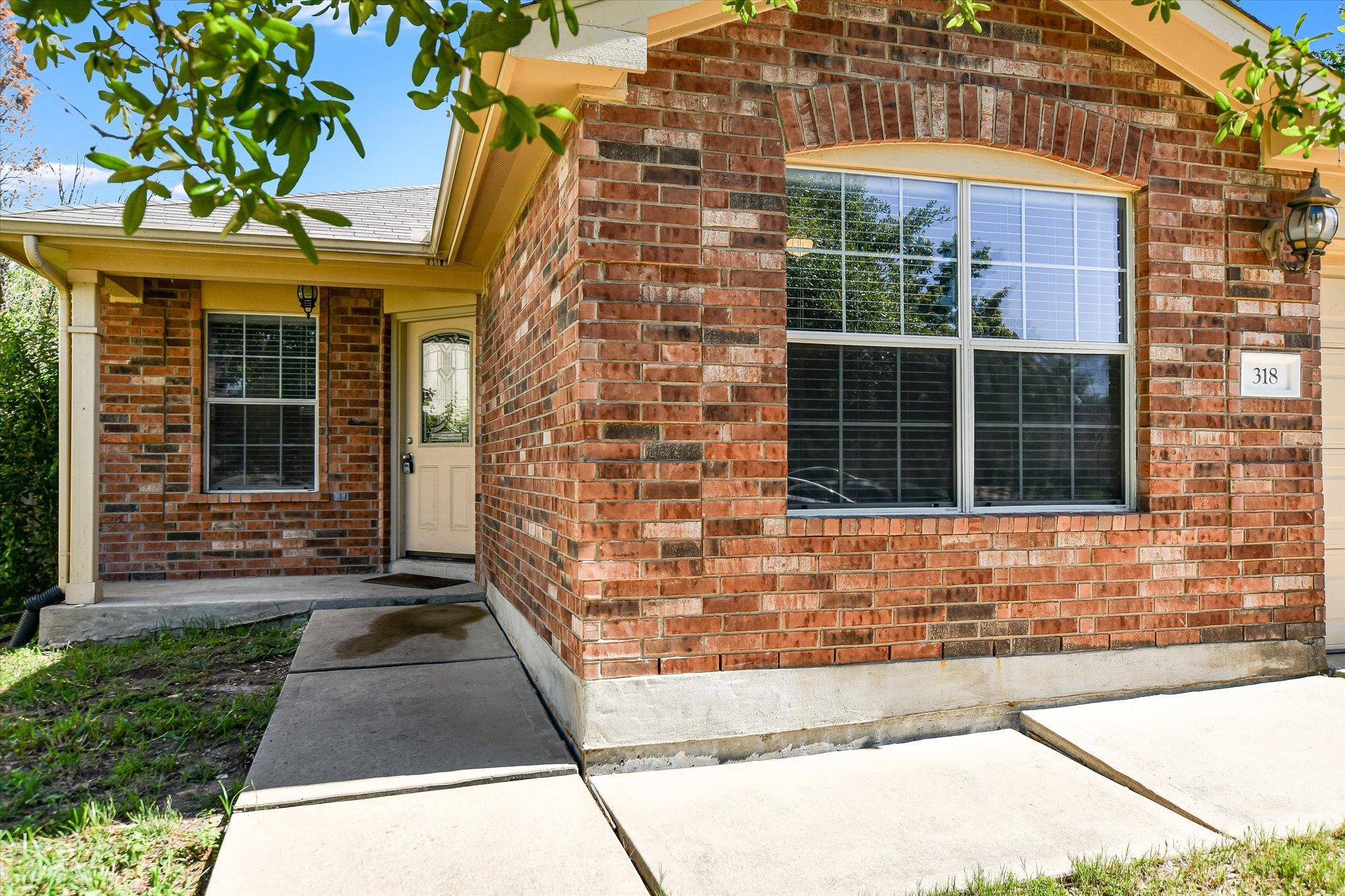 Hutto, TX 78634,318 Phillips ST