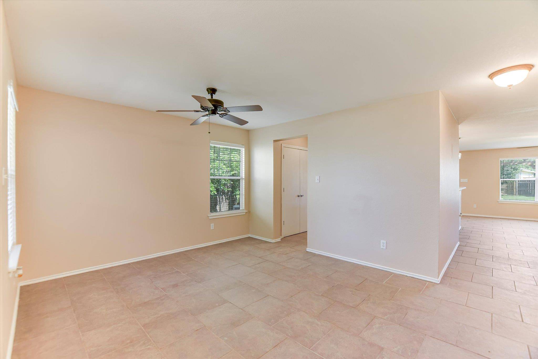 Hutto, TX 78634,318 Phillips ST