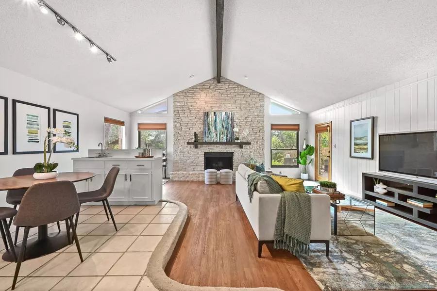 6803 Silvermine DR, Austin, TX 78736