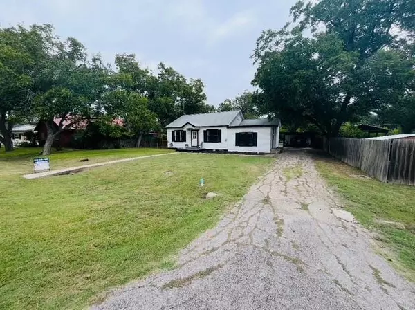 Bartlett, TX 76511,624 West Jackson ST