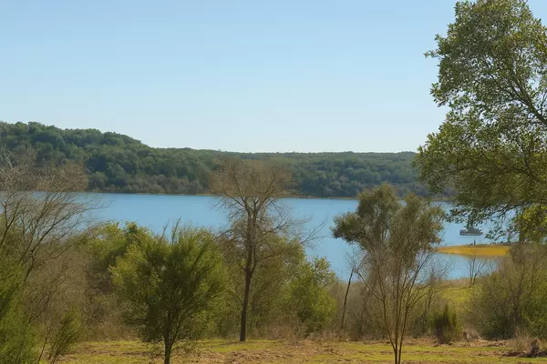 551 Lake View DR, Spicewood, TX 78669