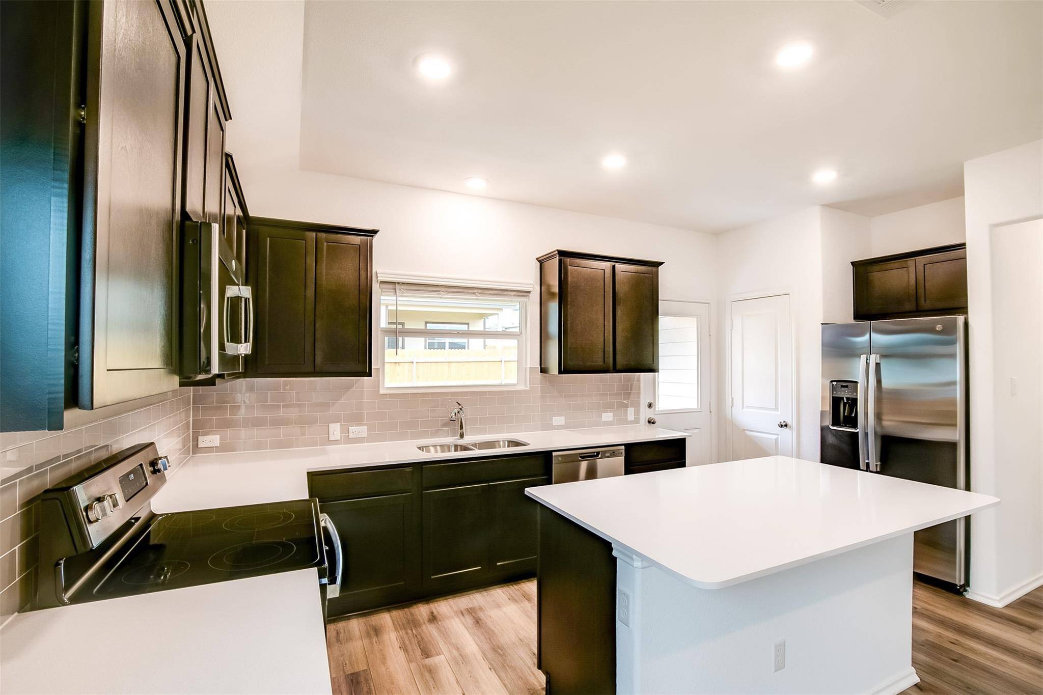 156 Perfect World LOOP, Jarrell, TX 76537