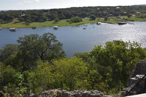609 Nomad DR, Spicewood, TX 78669