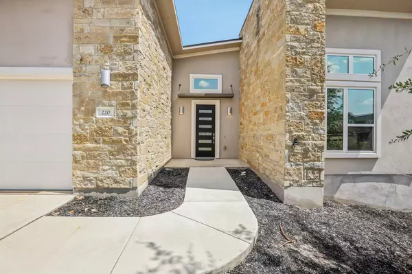 San Marcos, TX 78666,220 Leaping Holly ST