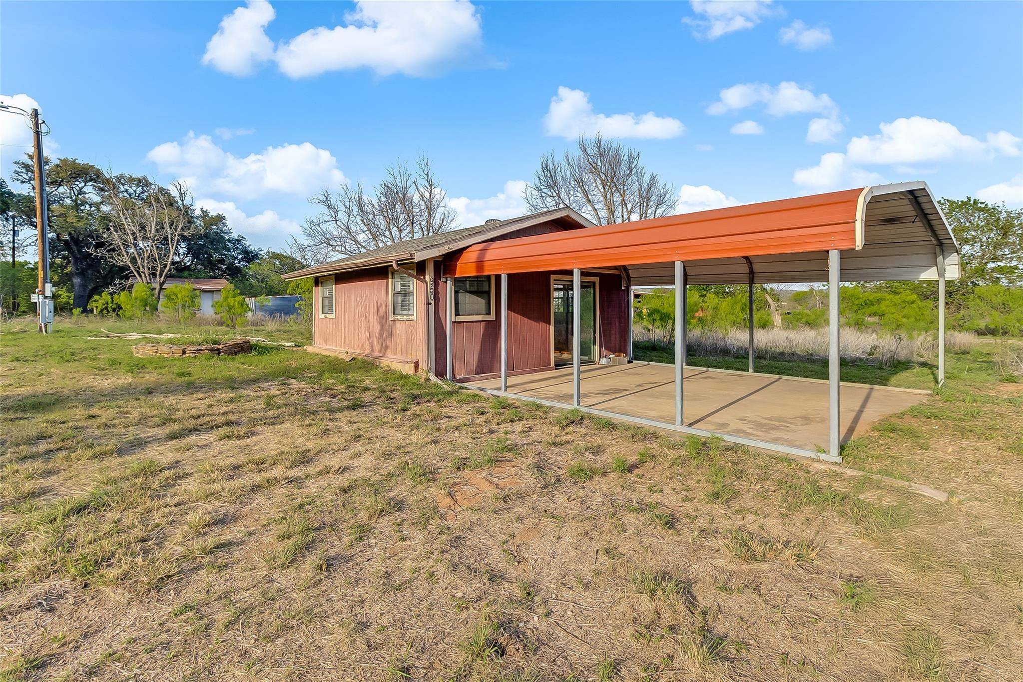 950 County Road 221, Tow, TX 78672