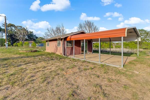 950 County Road 221, Tow, TX 78672