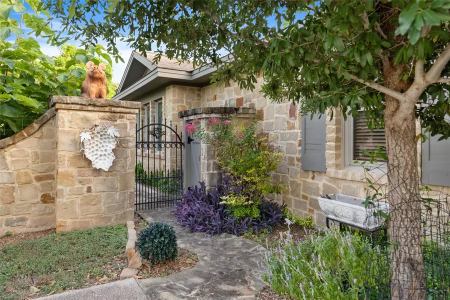 20000 Columbus LN, Lago Vista, TX 78645