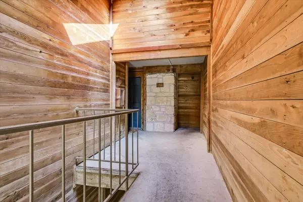 8200 Neely DR #206, Austin, TX 78759