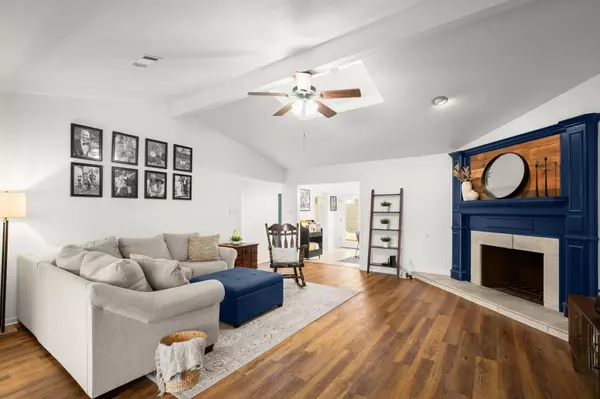 New Braunfels, TX 78130,305 E Tanglewood DR